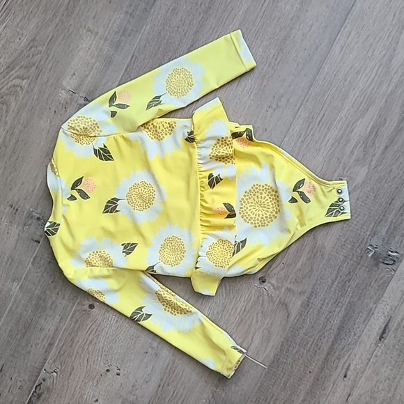 18mo Carter's swimsuit - Picture 3 of 4